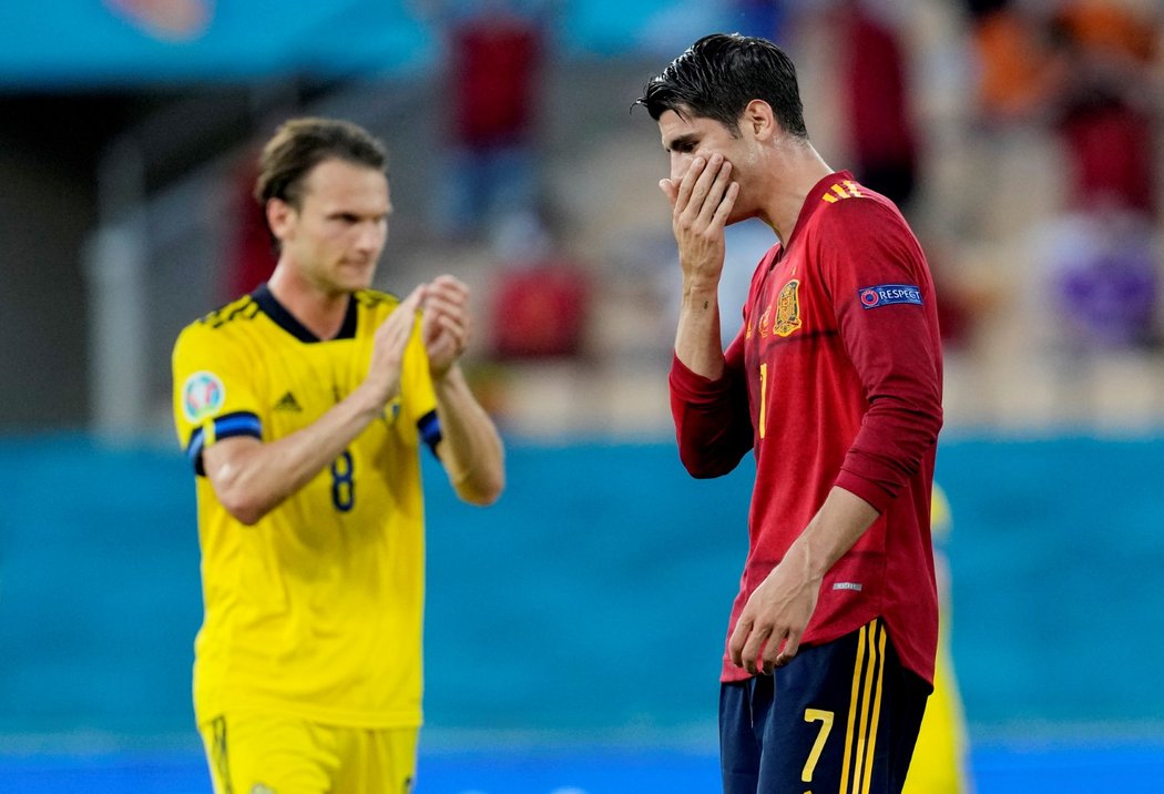 Španělský útočník Álvaro Morata v utkání proti Švédsku, když zahodil velkou šanci