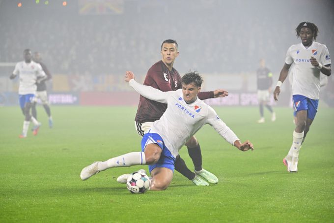 ONLINE: Sparta - Baník 0:1. Domácí se ženou za vyrovnáním, Suchůrek napálil břevno ONLINE: Sparta - Baník 0:1. Domácí se ženou za vyrovnáním, Suchůrek napálil břevno