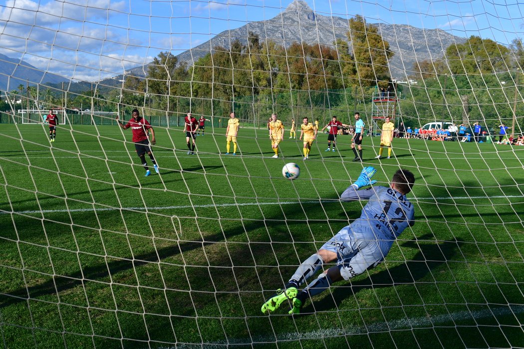 Guélor Kanga neproměnil penaltu