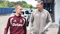 Lukáš Haraslín a Brian Priske přichází na tiskovou konferenci Sparty před novou sezonou