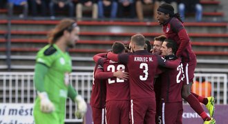 CELÝ SESTŘIH: Hradec - Sparta 1:2. O výhře nad nováčkem rozhodl Pulkrab