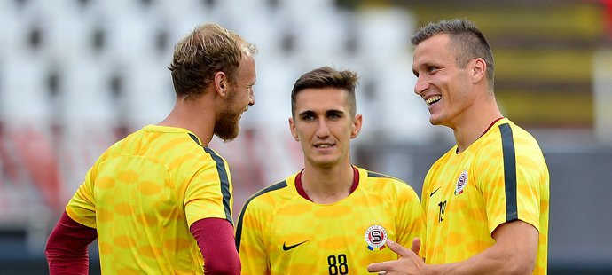 Semih Kaya, Bogdan Vatajelu a Lukáš Štetina při středečním tréninku