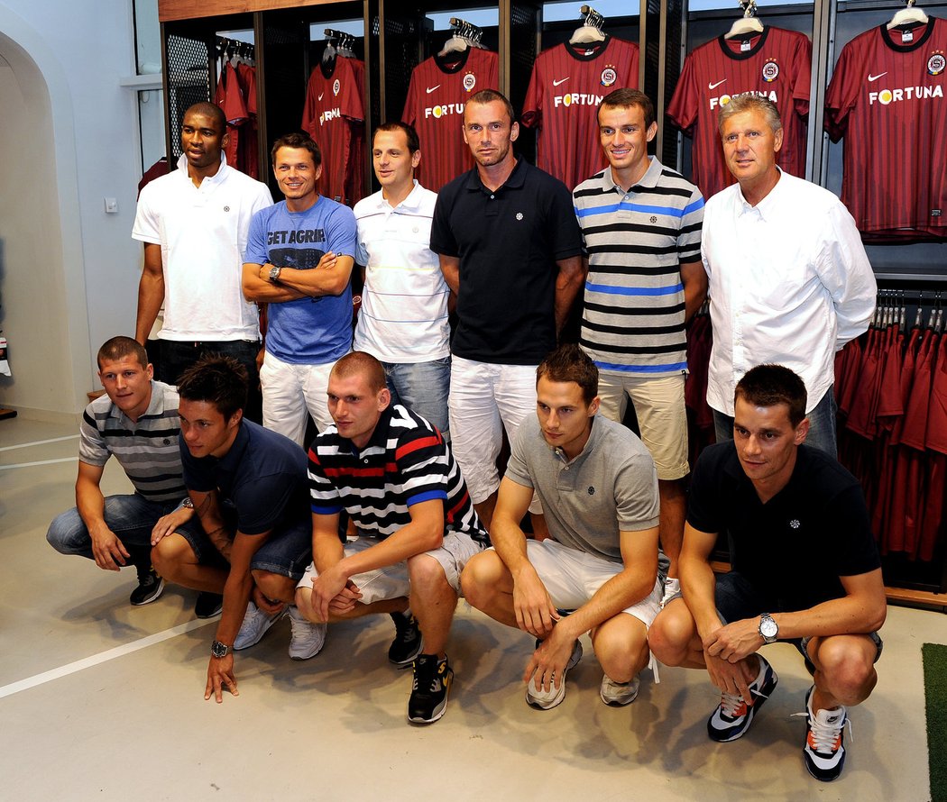 Sparťanští fotbalisté představili novou sadu dresů pro sezonu 2011/2012