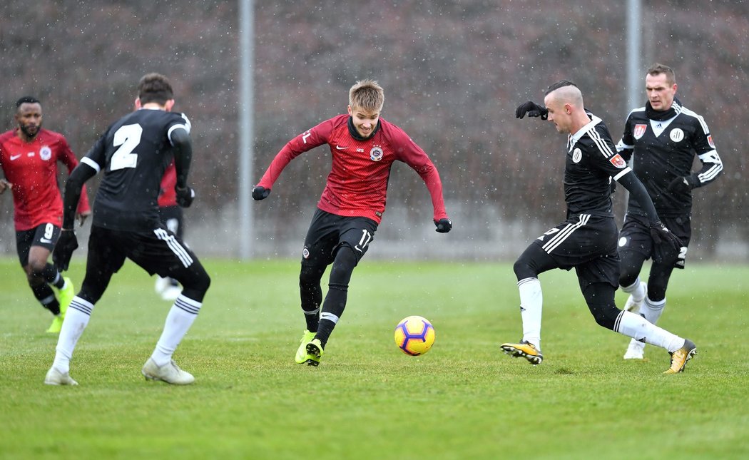 Vedoucí tým druhé ligy Dynamo České Budějovice padl se Spartou 1:3