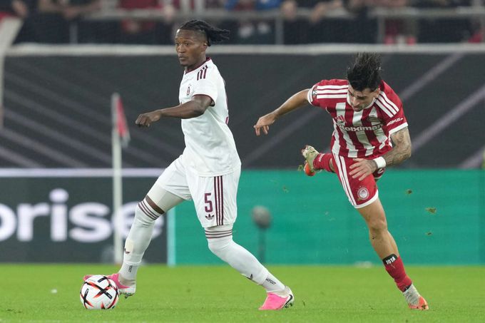 ONLINE: Olympiakos - Sparta 0:0. Letenští na řecké půdě čelili první šanci, pálil Jota ONLINE: Olympiakos - Sparta 0:0. Letenští na řecké půdě čelili první šanci, pálil Jota