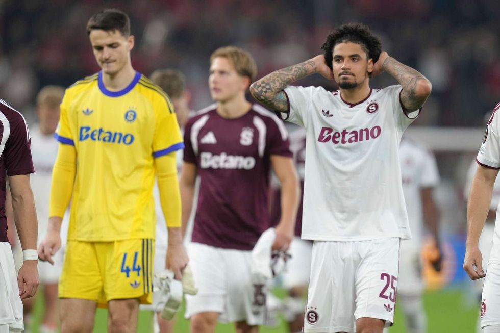 Olympiakos - Sparta 1:0. Bránili, bojovali, ale neodolali. Letenští nakonec podlehli tlaku Olympiakos - Sparta 1:0. Bránili, bojovali, ale neodolali. Letenští nakonec podlehli tlaku