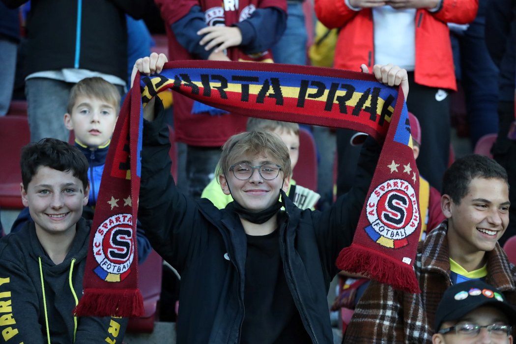 Dětští fanoušci na zápase Sparta - Rangers v Evropské lize