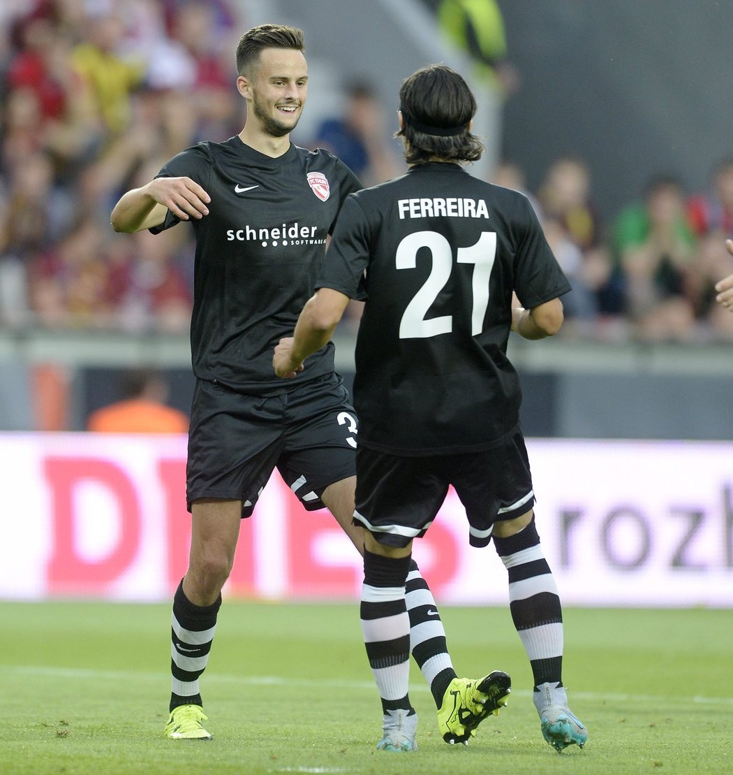 Spokojení Nicola Sutter a Nelson Ferreira, lepší start do utkání na Spartě si Thun nemohl přát