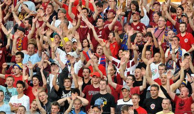 Sparťanští fans přijeli povzbudit svůj tým.