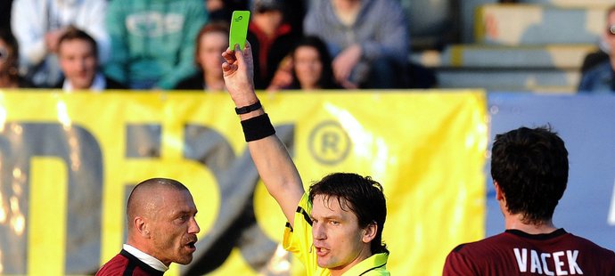 Tomáš Řepka dostal žlutou kartu
