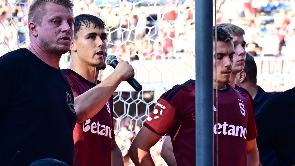 Matěj Jurásek promluvil ke kotli fanoušků Sparty
