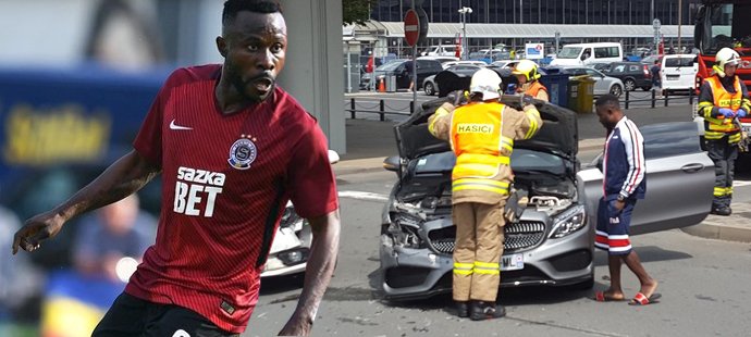 Guélor Kanga na letišti v Praze naboural svůj Mercedes