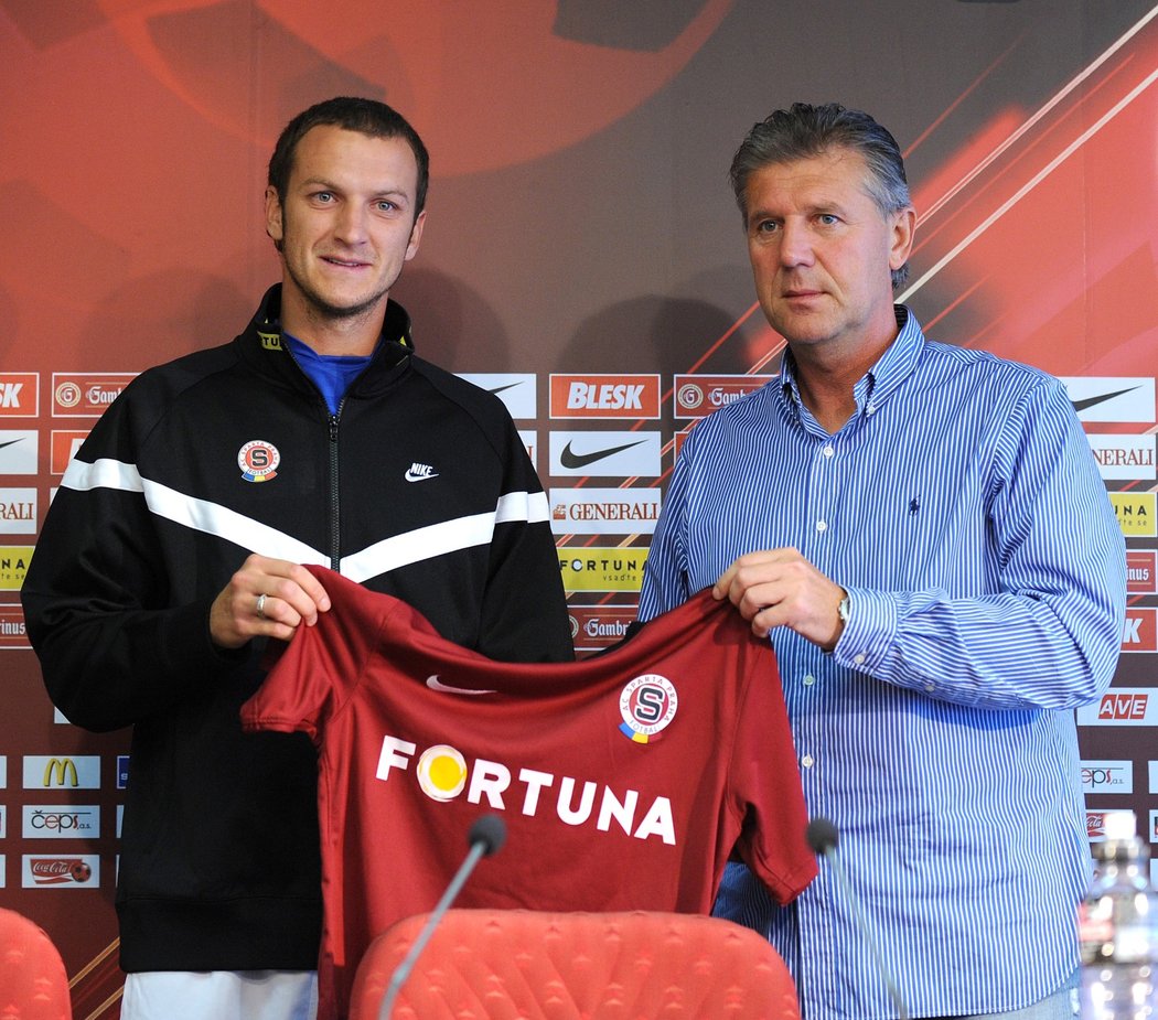 Běloruský záložník Denis Kovba v létě 2009 podepsal smlouvu ve Spartě