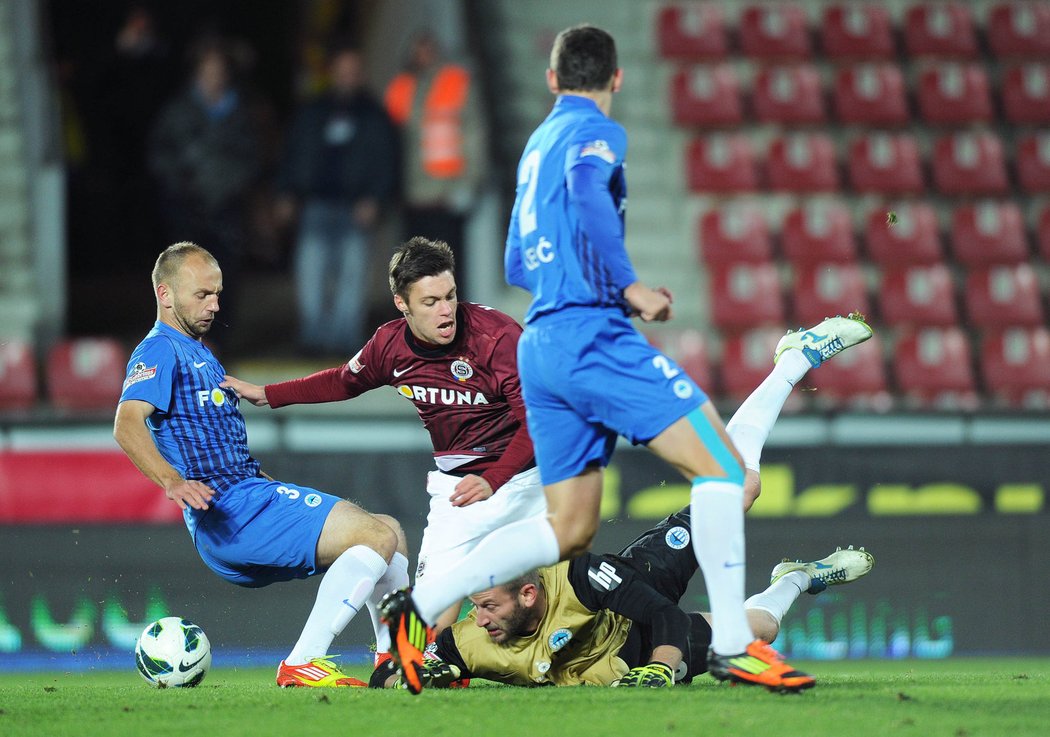 Václav Kadlec bojuje s libereckou přesilou