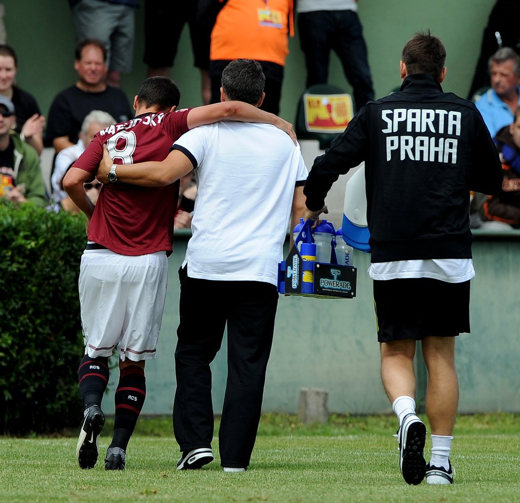 Sparťanský kapitán Marek matějovský si v utkání se Žižkovem podvrtl kotník, nejspíš zmešká start ligy