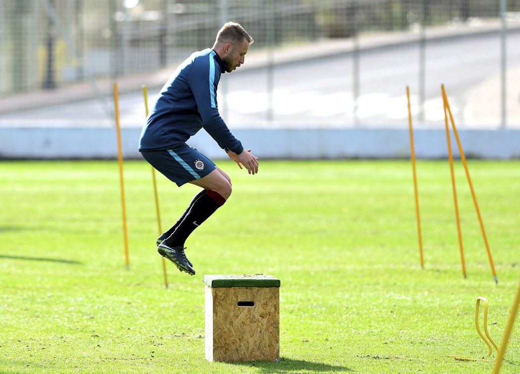 Obránce Michal Kadlec na tréninku v Marbelle