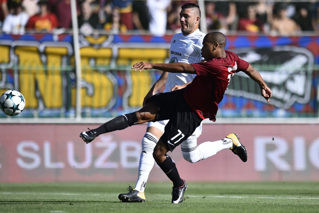 Jonathan Biabiany v utkání Sparty s Boleslaví nevyužil velmi slušnou šanci