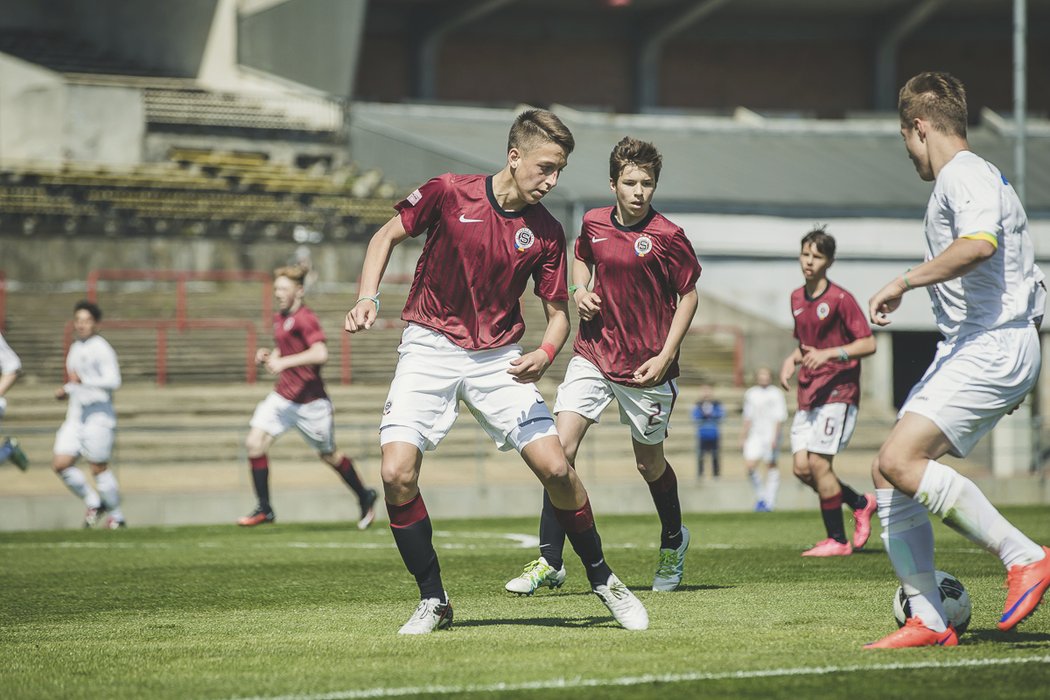 Mladí fotbalisté Sparty vyhráli nad Hradcem Králové a těší se na turnaj do Milána.