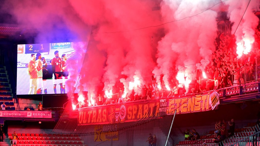 Kotel Sparty po výhře Letenských v semifinále MOL Cupu nad Plzní