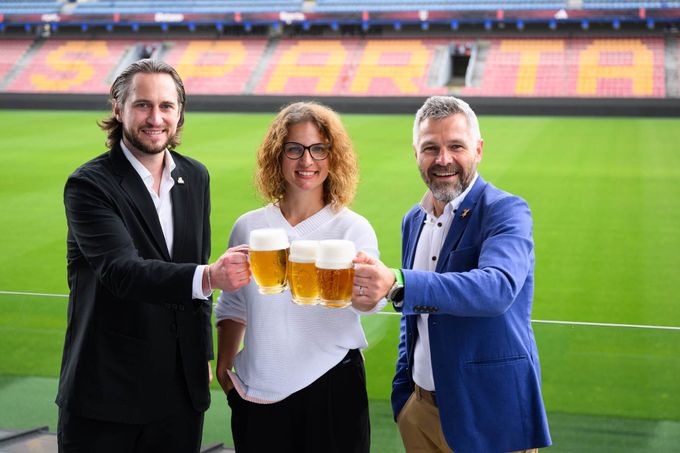 Nové pivo na Spartě. Po letech přijde změna, čas ve frontě se má zkrátit Nové pivo na Spartě. Po letech přijde změna, čas ve frontě se má zkrátit