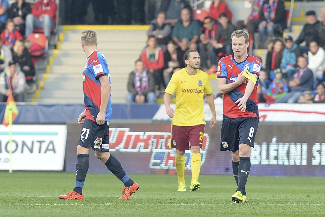 David Limberský přebral od vyloučeného Procházky kapitánskou pásku