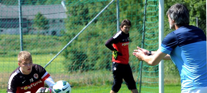 Při každé větší ráně na fotbale se mi to zase vybaví, říká Staněk o incidentu, kdy ho na Letné málem trefil hozený dělbuch