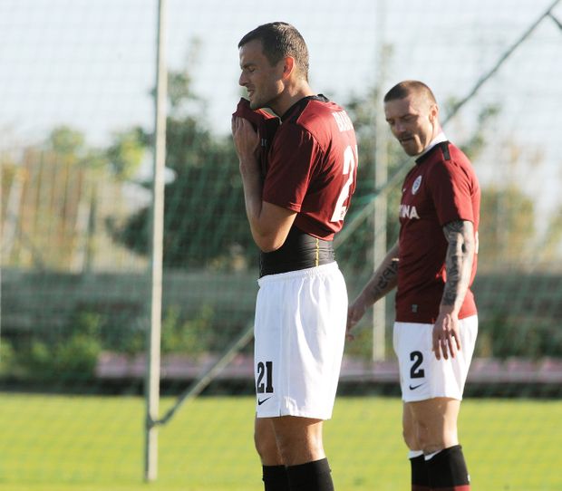 Obrana vedená Řepkou a Brabcem inkasovala tři branky Obrana vedená Řepkou a Brabcem inkasovala tři branky