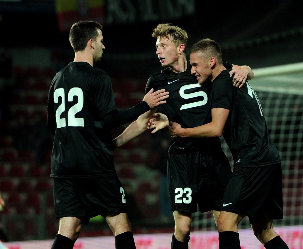 V černých retro dresech s bílým S zdolala Sparta na podzim 2013 Mladou Boleslav 4:1