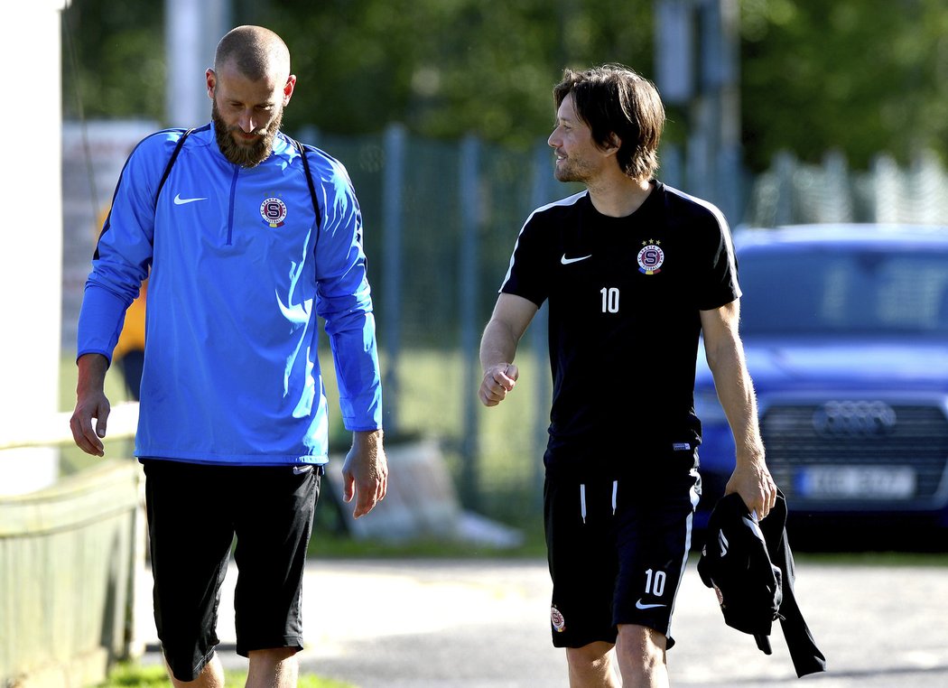 Tomáš Rosický dorazil na trénink s brankářem Davidem Bičíkem