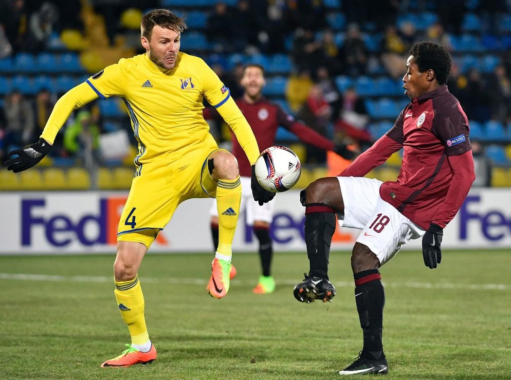 Záložník Sparty Tiémoko Konaté zápas v Rostově nedohrál