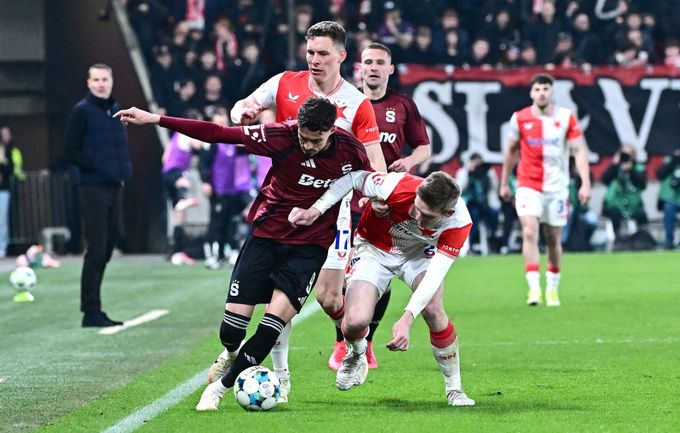 Experti před derby: Bude to válka, ne pohledný fotbal. Oslaví Slavia titul? Experti před derby: Bude to válka, ne pohledný fotbal. Oslaví Slavia titul?