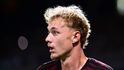 Adam Karabec navlékl v derby kapitánskou pásku