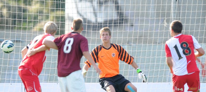 Martin Dobrotka nastupuje v dresu Slavie v juniorské lize, týmu pomohl gólem v derby se Spartou