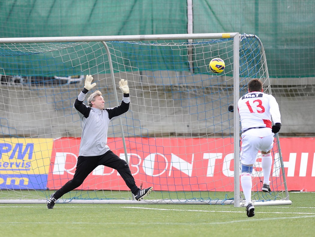 Jeden z krásných gólů Slavie ve veteránském derby