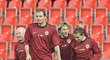 Zleva Ivan Hašek, Vratislav Lokvenc, Pavel Nedvěd a Karel Poborský slaví gól