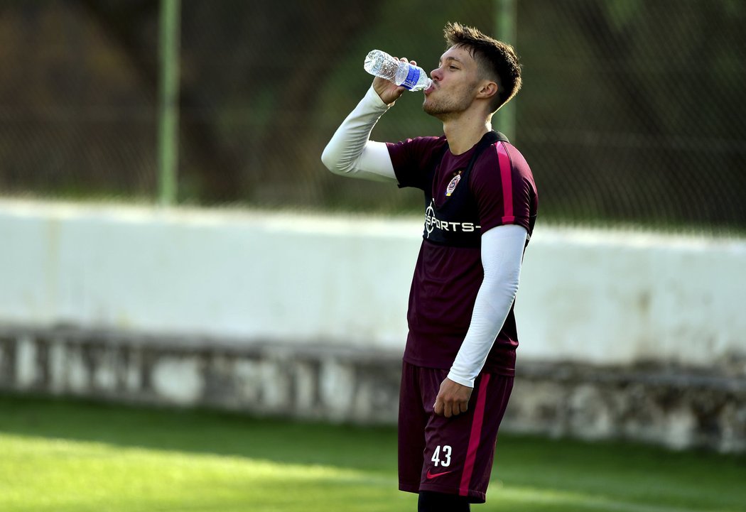 Václav Kadlec během sparťanského tréninku na soustředění ve Španělsku