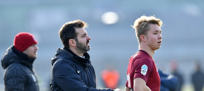 Sparťanský trenér Andrea Stramaccioni dal v utkání s Táborskem šanci mladému sparťanovi Václavu Drchalovi