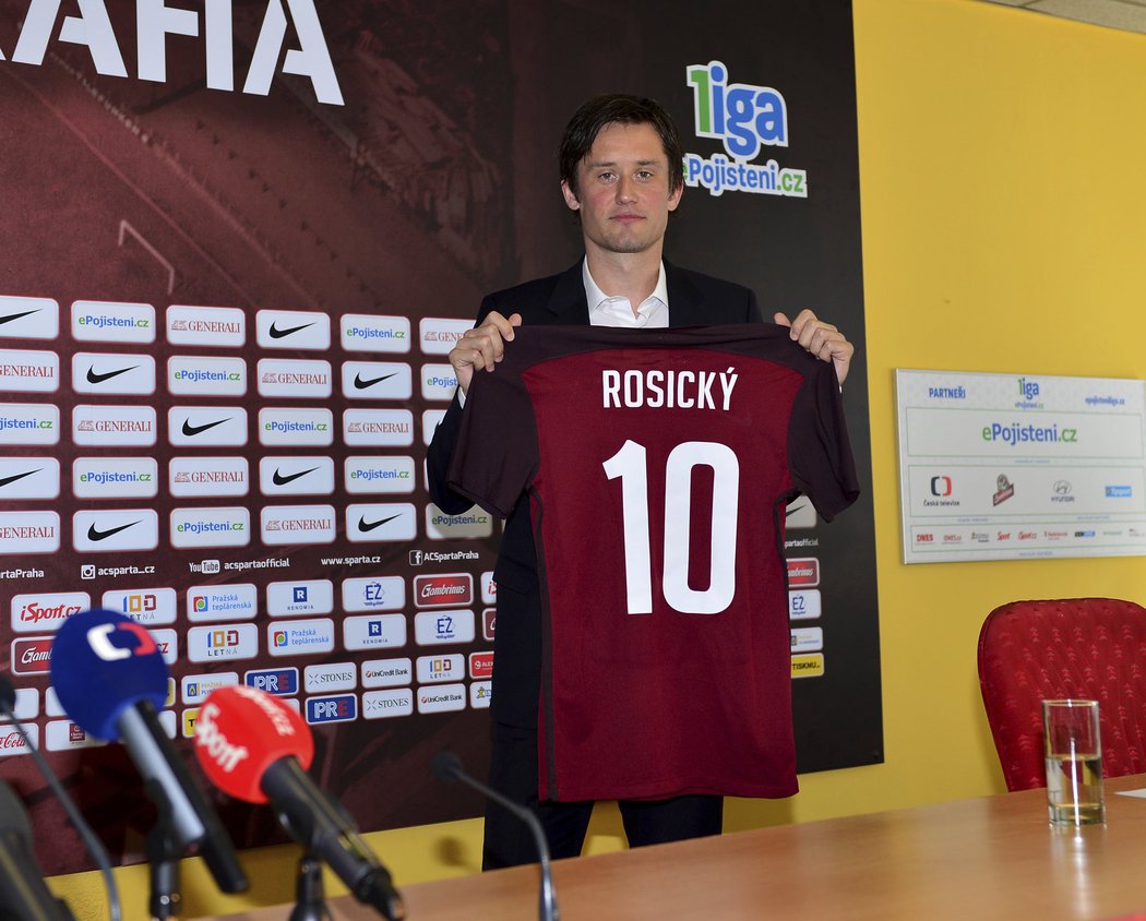 Tomáš Rosický obleče po návratu do Sparty dres s číslem 10