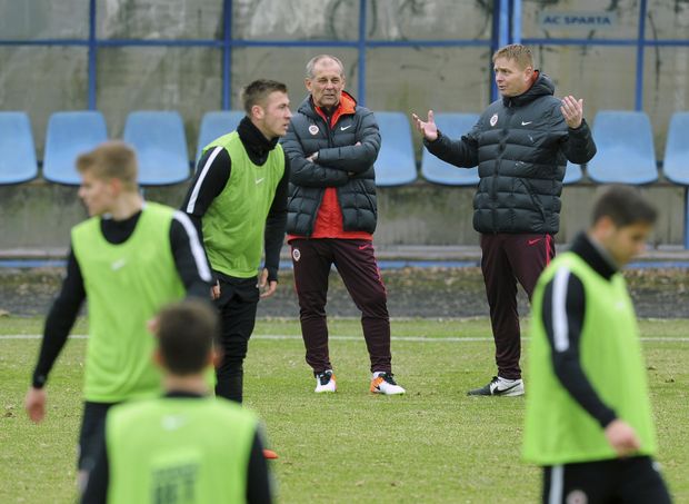 Petr Rada vedl ve Spartě úterní trénink Sparty Petr Rada vedl ve Spartě úterní trénink Sparty