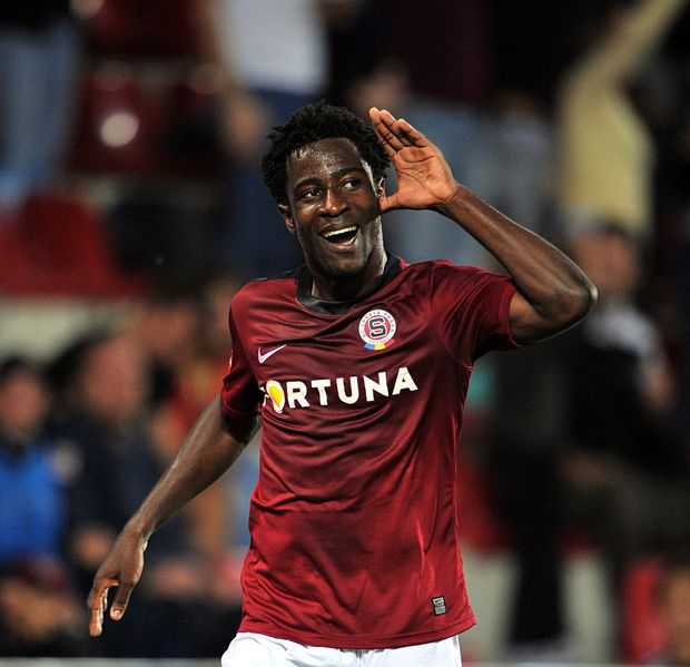 Bony Wilfried oslavuje gól. Bony Wilfried oslavuje gól.