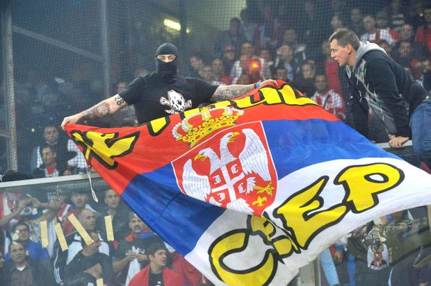 Zápas byl ukončen kvůli nepřístojnostem v hledišti. Zápas byl ukončen kvůli nepřístojnostem v hledišti.