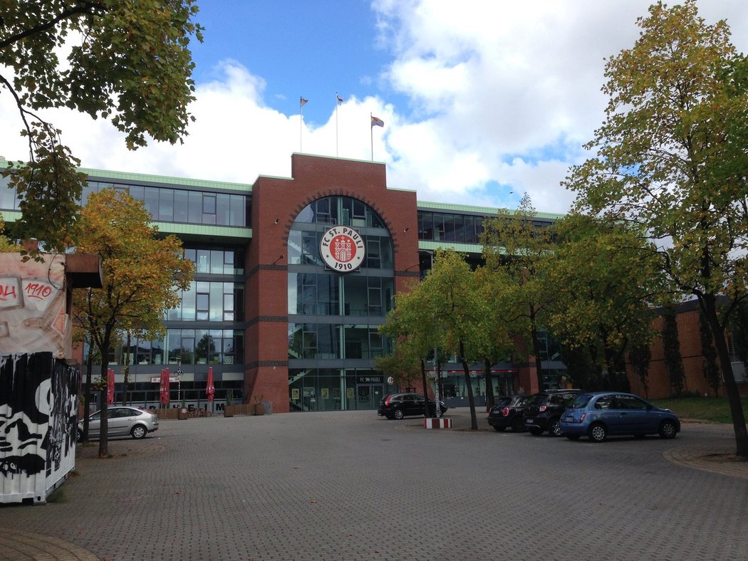 Pohled na fotbalový stadion St. Pauli v Hamburku