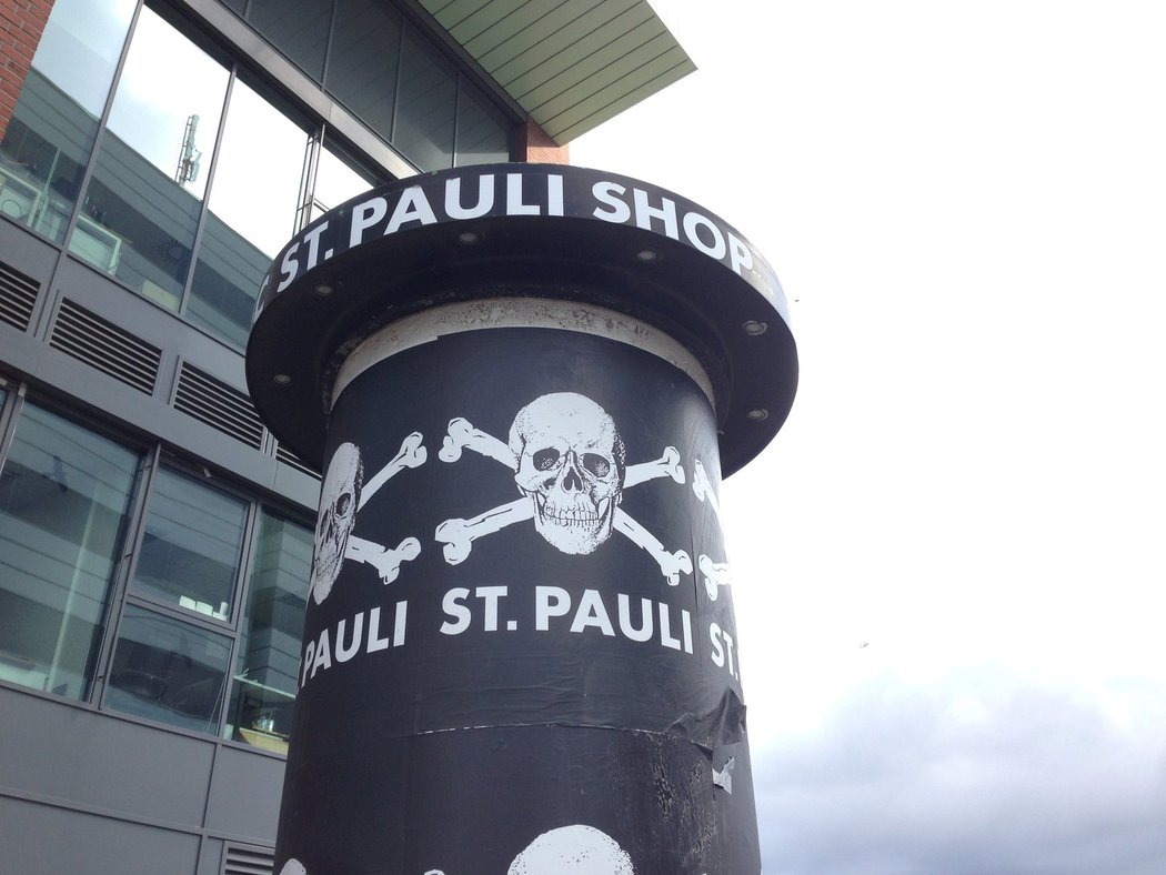 Lebka, symbol fanoušků St. Pauli