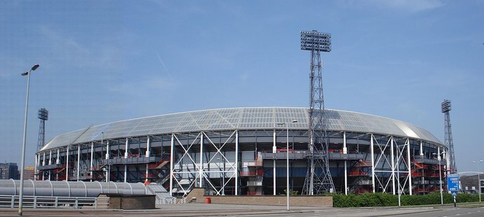 Slavný stadion De Kuip, kde nastupují fotbalisté Feyenoordu Rotterdam