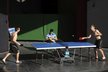 David Štípek (vlevo) si ve chvíli volna na soustředění v Turecku zahrál ping-pong s plzeňským spoluhráčem Patrikem Hrošovským