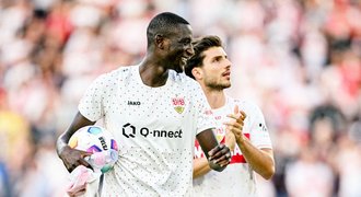 Zralý objev vládne všem. Guinejec (27) ze Stuttgartu má nejvíc gólů v Evropě Zralý objev vládne všem. Guinejec (27) ze Stuttgartu má nejvíc gólů v Evropě