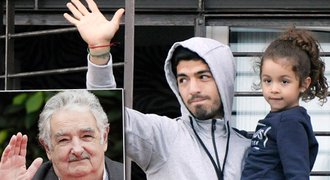 Banda zk......nů! Prezident Uruguaye urážel FIFA kvůli Suárezovi