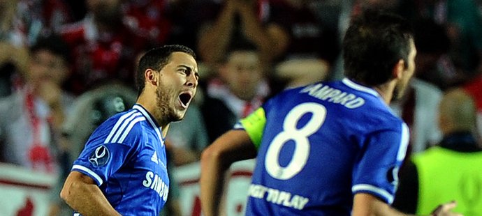 Eden Hazard se raduje z gólu Chelsea v prodloužení zápasu o Superpohár proti Bayernu Mnichov