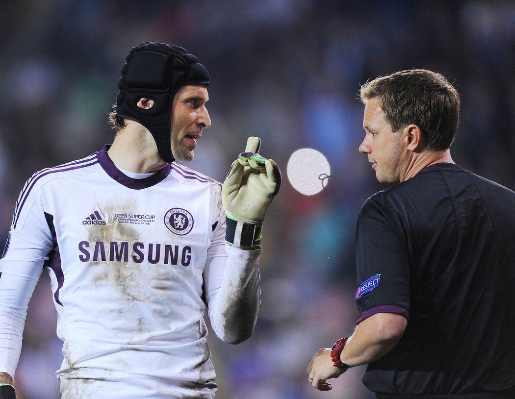 Gólman Chelsea Petr Čech po utkání Superpoháru s Bayernem ani nechtěl vědět, kolik času chybělo do konce prodloužení, když německý klub vyrovnal