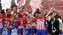 Hráči Atlétika Madrid slaví triumf v Superpoháru UEFA